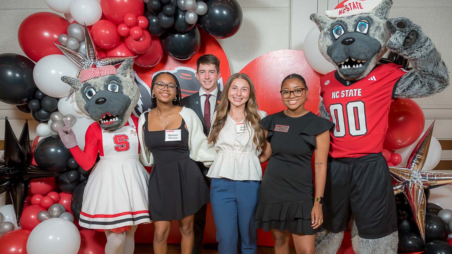 Students at the scholarship banquet.